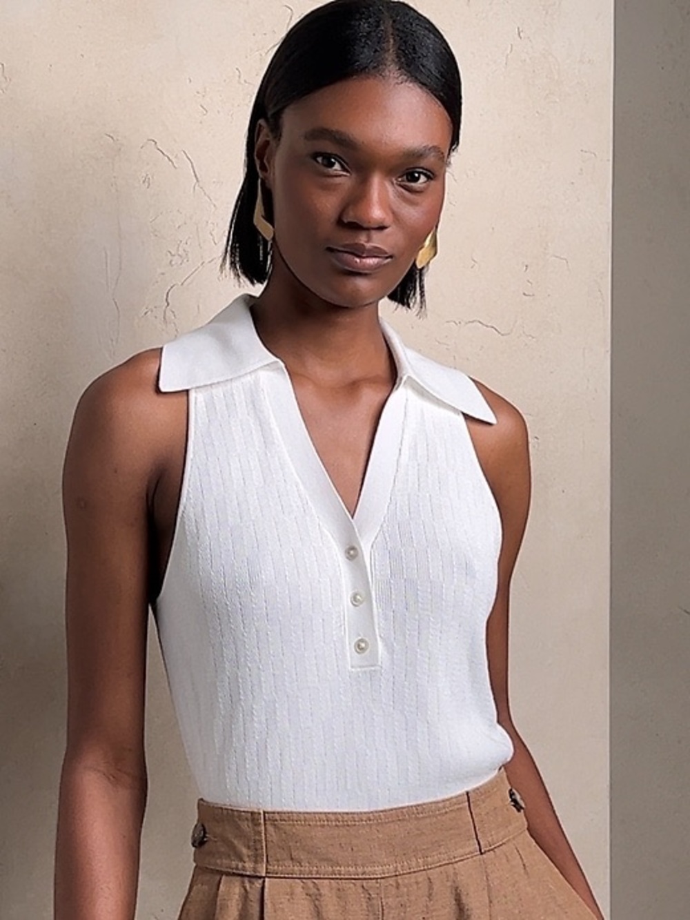 Banana Republic White Sleeveless Collared Knit Shell